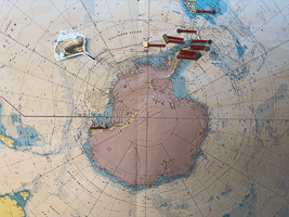 bei der Weiterfahrt in der Amundsen-See müssen wir wegen ausgedehntem Meereis einen weiten Bogen schlagen