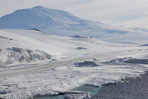 Landepiste mit Mt. Erebus
